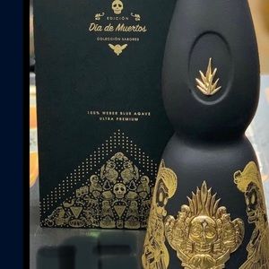 Clase Azul Dia De Los Muertos Joven 2021 Tequila